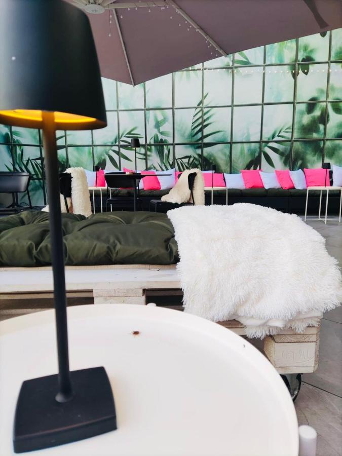 Luxury Suites Rocopom - Lake Front Малграте Екстериор снимка
