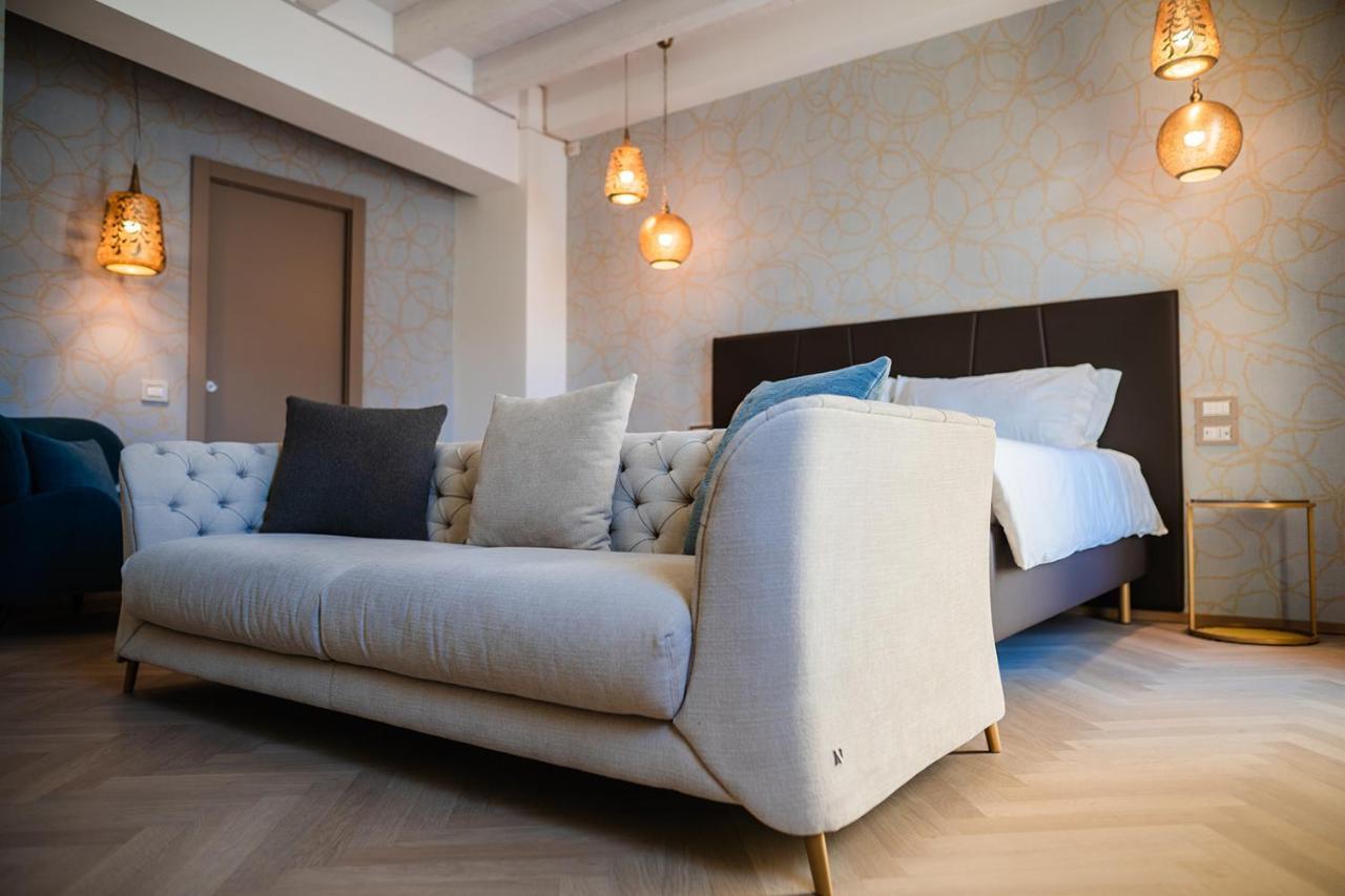 Luxury Suites Rocopom - Lake Front Малграте Екстериор снимка